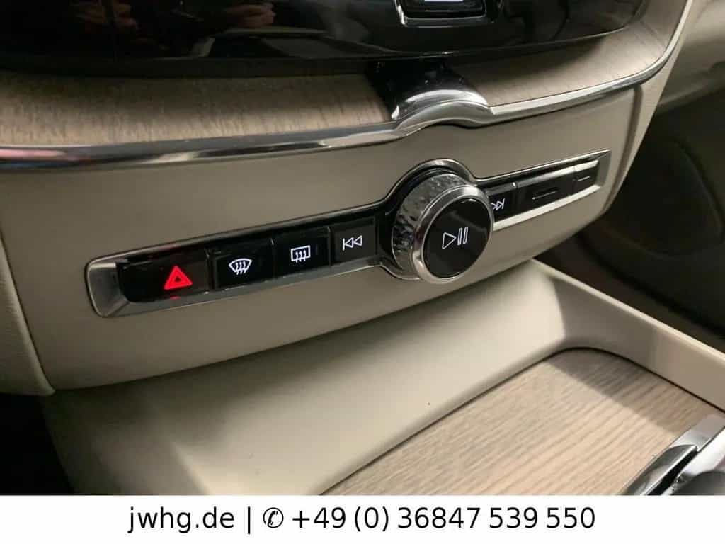 Volvo XC60 Core Leder Navi 18"ACC StandHz Kam 01/2023-photo-9