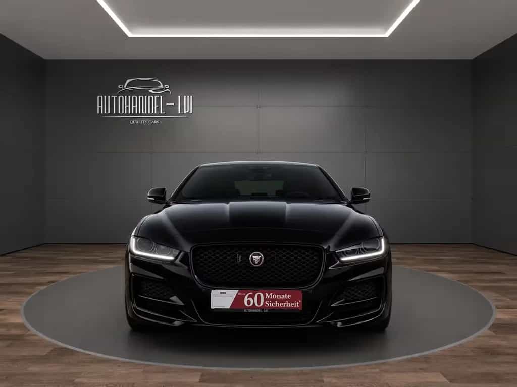 Jaguar XE 25d R-Sport AWD/HU neu/AUT/NAV/LED/KAM 09/2018-photo-1