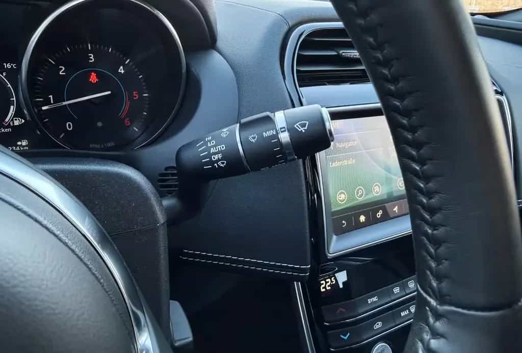 Jaguar XE 25d R-Sport AWD/HU neu/AUT/NAV/LED/KAM 09/2018-photo-16
