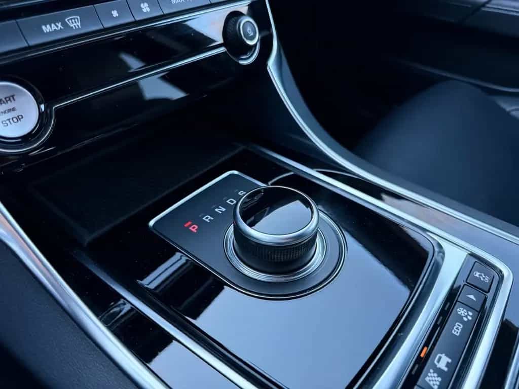 Jaguar XE 25d R-Sport AWD/HU neu/AUT/NAV/LED/KAM 09/2018-photo-20