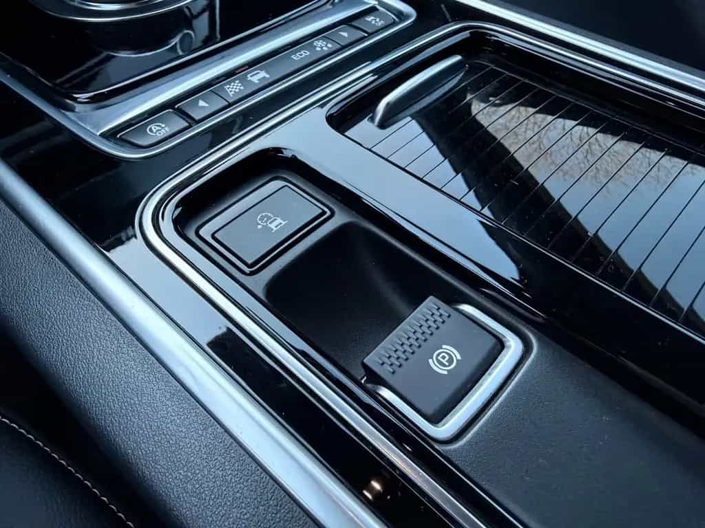Jaguar XE 25d R-Sport AWD/HU neu/AUT/NAV/LED/KAM 09/2018-photo-22