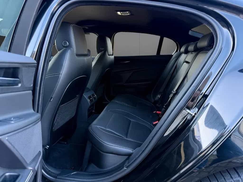 Jaguar XE 25d R-Sport AWD/HU neu/AUT/NAV/LED/KAM 09/2018-photo-28