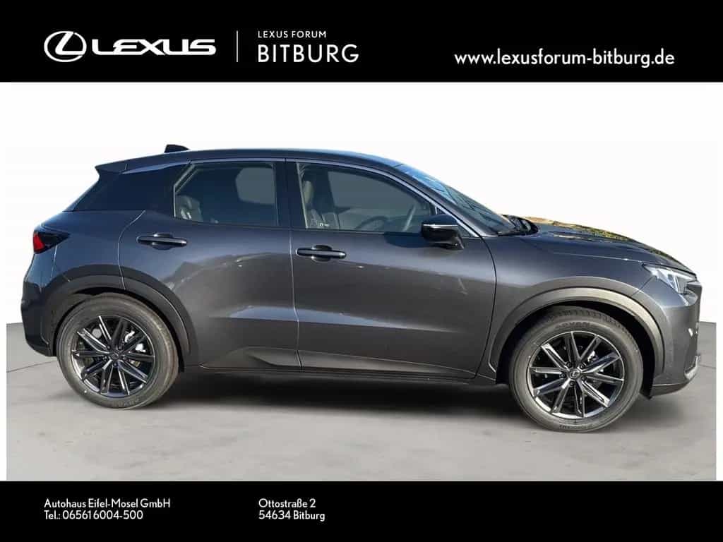 Lexus LBX FWD Elegant Black Edition null-photo-1