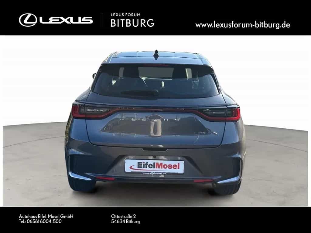 Lexus LBX FWD Elegant Black Edition null-photo-3