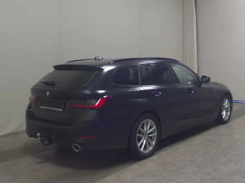BMW 320 dA Touring LCI LC Pro Navi HuD LED Ahk 01/2023-photo-3