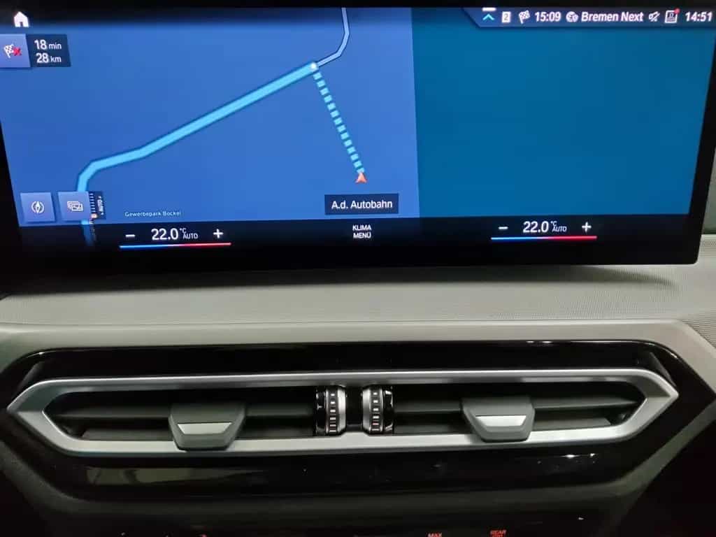 BMW 320 dA Touring LCI LC Pro Navi HuD LED Ahk 01/2023-photo-6