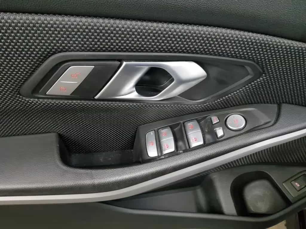 BMW 320 dA Touring LCI LC Pro Navi HuD LED Ahk 01/2023-photo-9