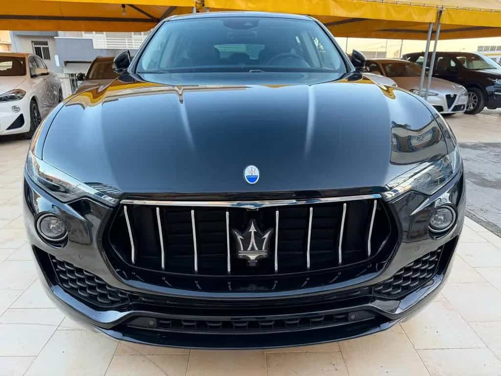 Maserati Levante V6 - Granlusso 03/2017-photo-1