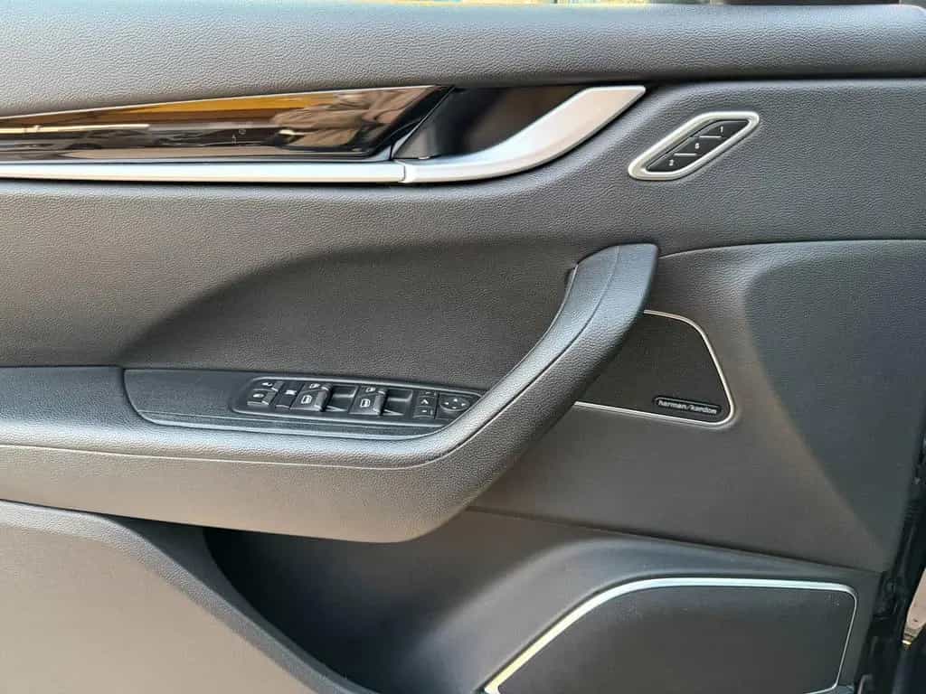 Maserati Levante V6 - Granlusso 03/2017-photo-10