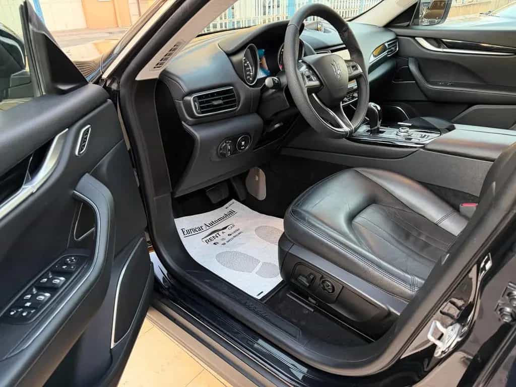 Maserati Levante V6 - Granlusso 03/2017-photo-11