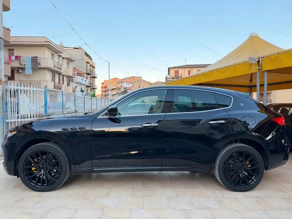 Maserati Levante V6 - Granlusso 03/2017-photo-3