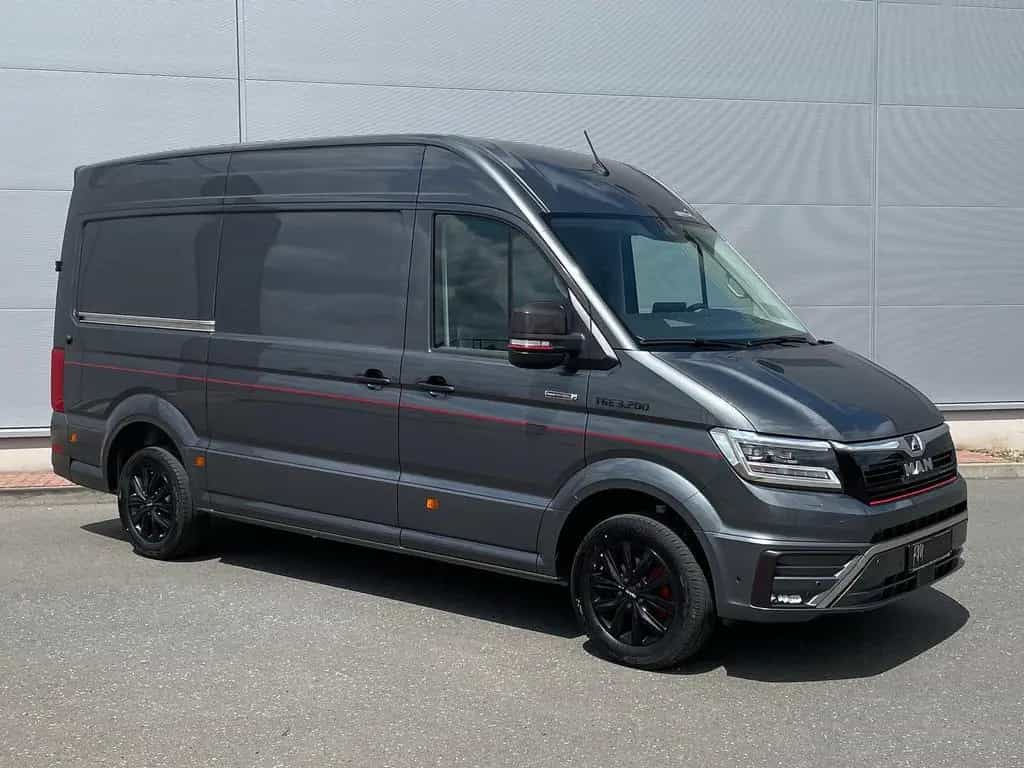 MAN TGE 3.200 L3H3 Kasten 4x4 Individual S ACC STHZ 02/2026-photo-1