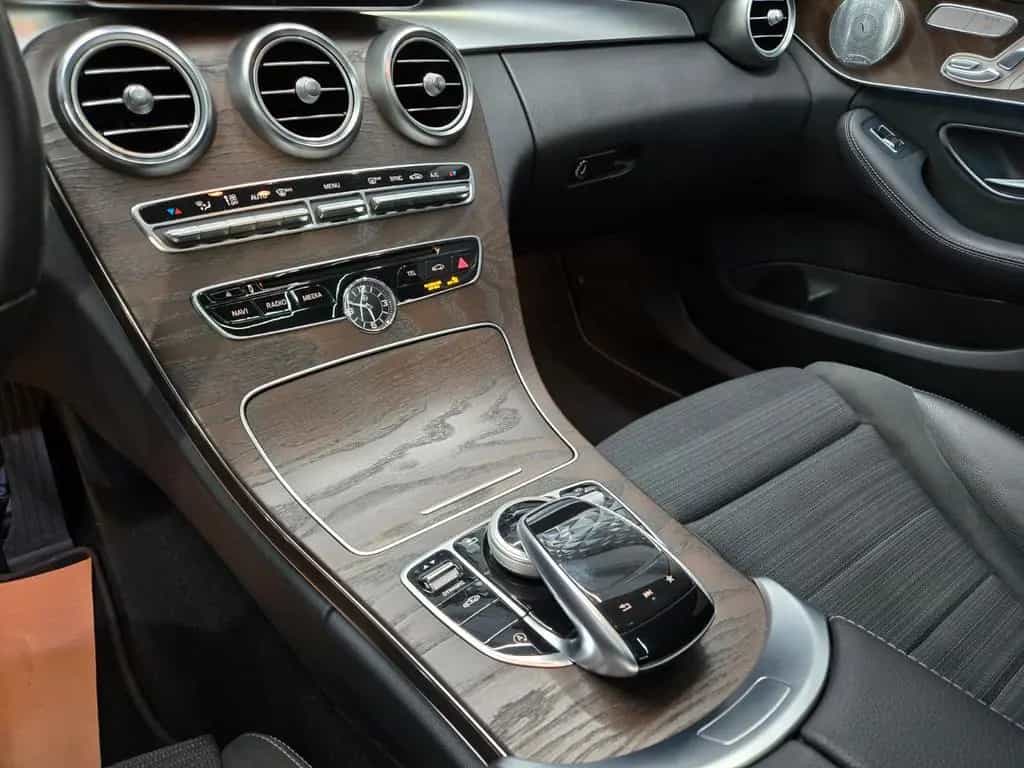 Mercedes-Benz C-Class 300 T 9G AMG Line Night Paket EXCLUSIVE 08/2017-photo-19