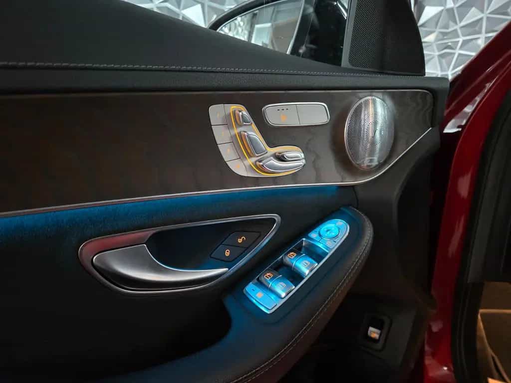 Mercedes-Benz C-Class 300 T 9G AMG Line Night Paket EXCLUSIVE 08/2017-photo-31