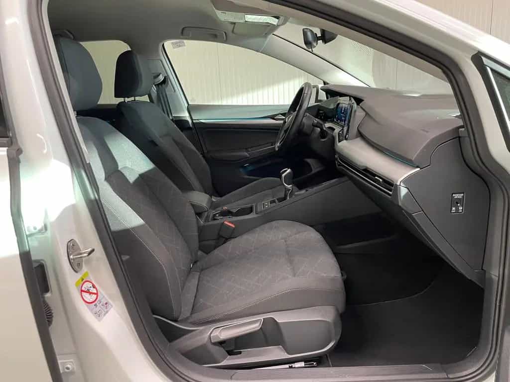 Volkswagen Golf VIII Life 1.5 TSI LED NAVI ACC SHZ 11/2022-photo-18