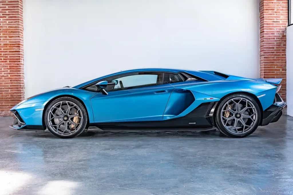 Lamborghini Aventador Ultimae 06/2022-photo-23