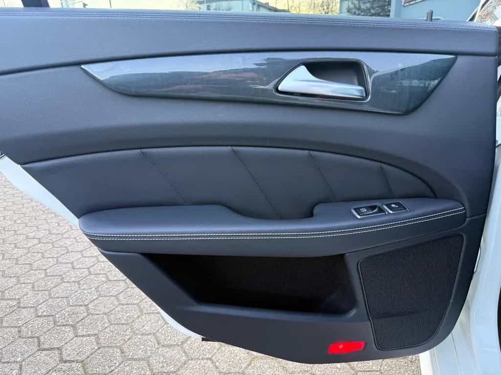 Mercedes-Benz CLS-Class 400*AMG*Multibeam*Leder*360 CAM* 12/2015-photo-17