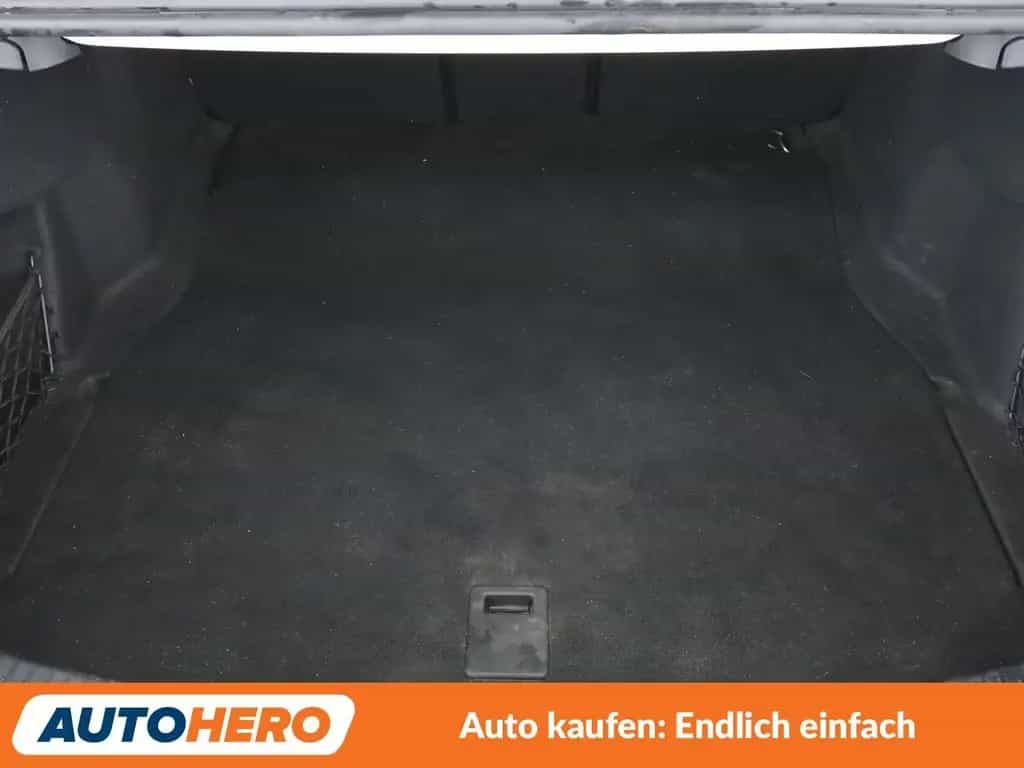 Mercedes-Benz C 180 CGI Avantgarde Aut.*NAV*LED*TEMP*PDC*SHZ* 09/2019-photo-17