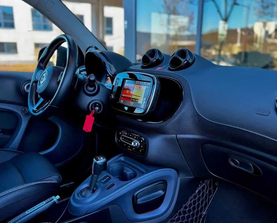 Smart ForTwo 109PS*ORIGINAL BRABUS*LED*LEDER*PANO*NAVI 11/2018-photo-17