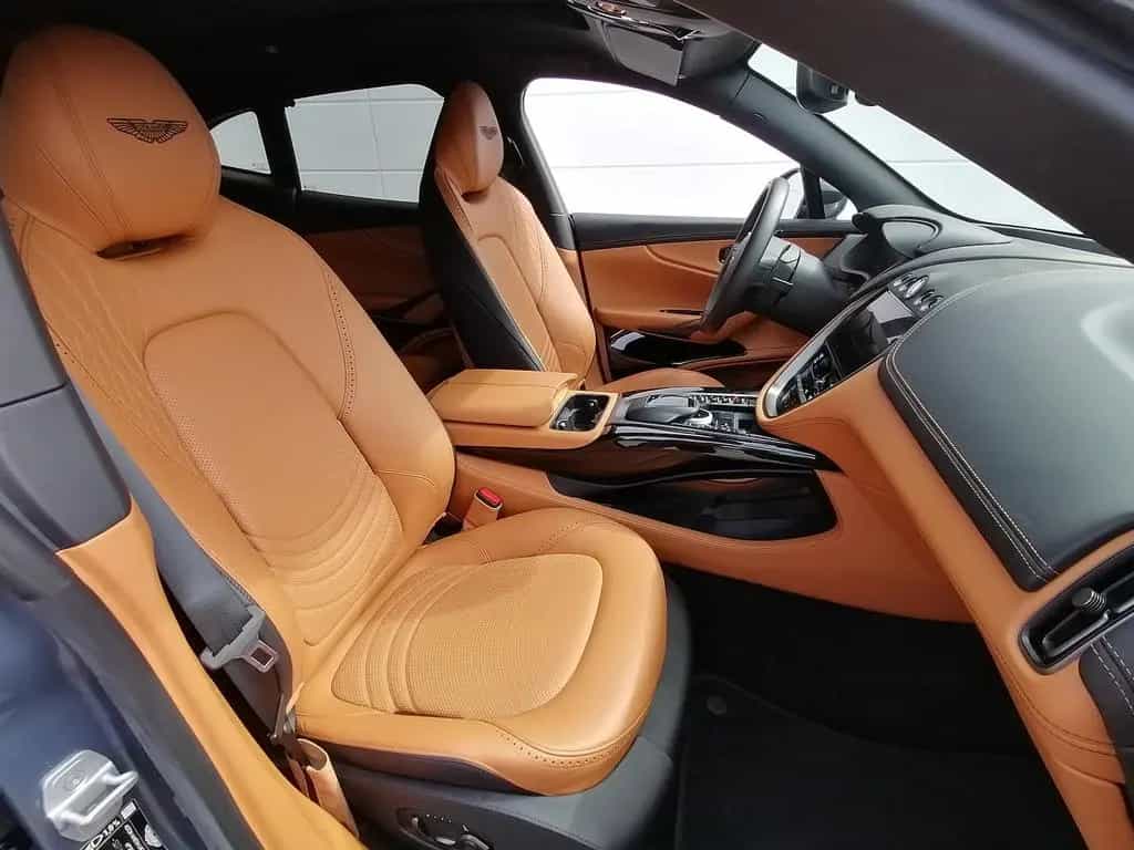 Aston Martin DBX Concours Blau Vollausstattung-6 800 KM- 06/2022-photo-15