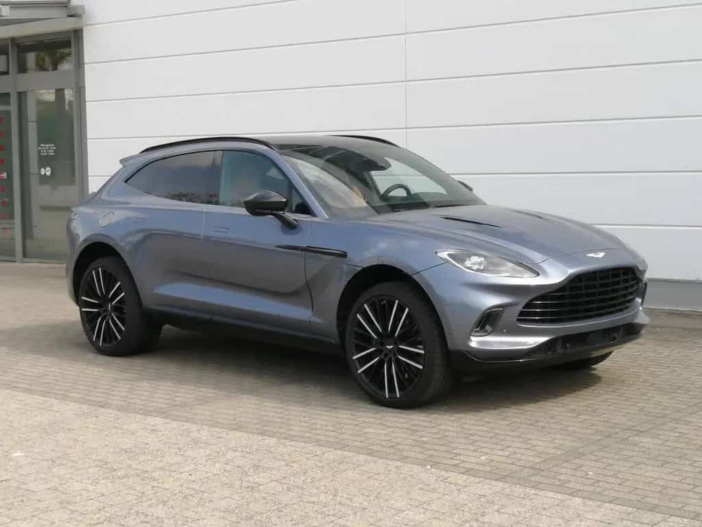 Aston Martin DBX Concours Blau Vollausstattung-6 800 KM- 06/2022-photo-2