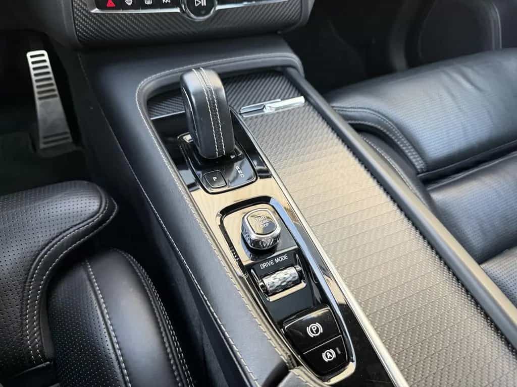 Volvo XC90 R Design AWD Pano*HUD*Carbon*H&K*360*7S*AIR 08/2020-photo-21