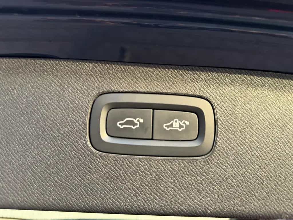 Volvo XC90 R Design AWD Pano*HUD*Carbon*H&K*360*7S*AIR 08/2020-photo-32