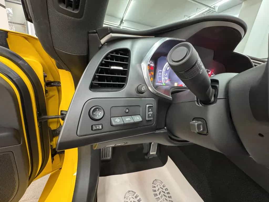 Corvette C7 Cabrio 2LT Z51 Velocity Yellow/Headup-Up/Memo 07/2014-photo-38