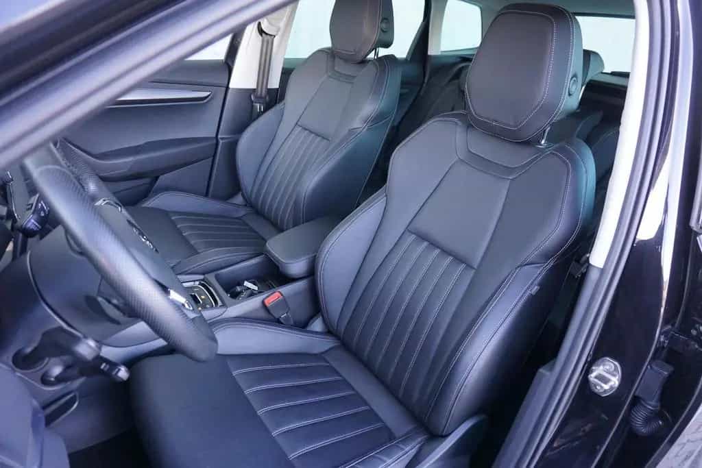 Skoda Karoq Style DSG 2.0TDI 4x4 Pano Leder Kamera 02/2019-photo-14