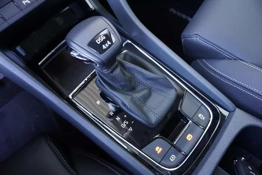 Skoda Karoq Style DSG 2.0TDI 4x4 Pano Leder Kamera 02/2019-photo-16