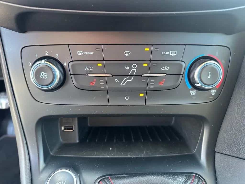 Ford Focus Lim. 1.5i Sport *Wolf *Gewindefahrwerk 03/2016-photo-12