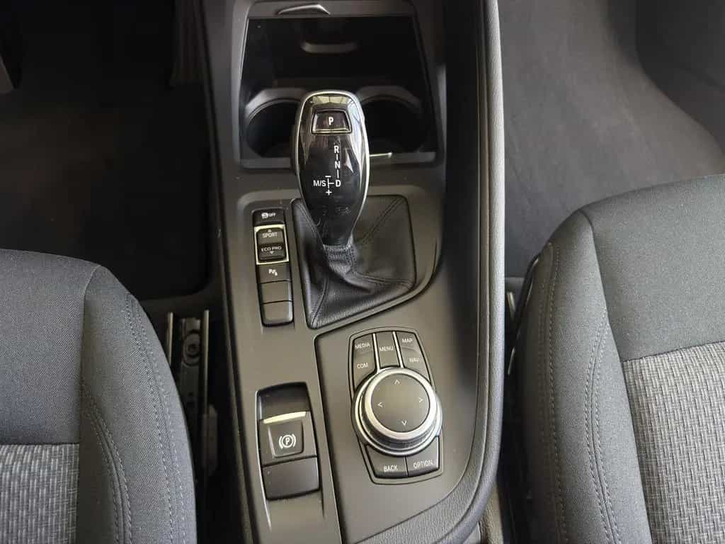 BMW X1 sDrive 20i Advantage AHK*LED*RFK*NAVI*TEMPO 10/2018-photo-11