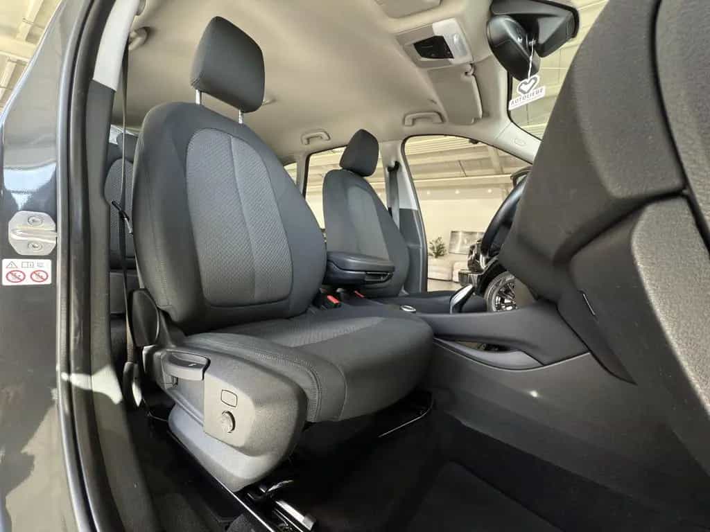 BMW X1 sDrive 20i Advantage AHK*LED*RFK*NAVI*TEMPO 10/2018-photo-21