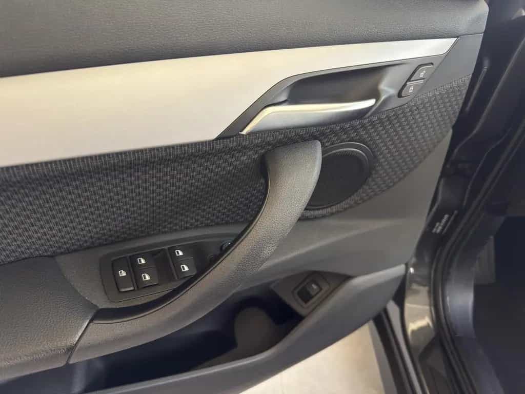 BMW X1 sDrive 20i Advantage AHK*LED*RFK*NAVI*TEMPO 10/2018-photo-25