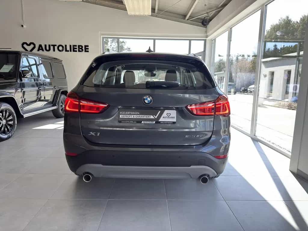 BMW X1 sDrive 20i Advantage AHK*LED*RFK*NAVI*TEMPO 10/2018-photo-4