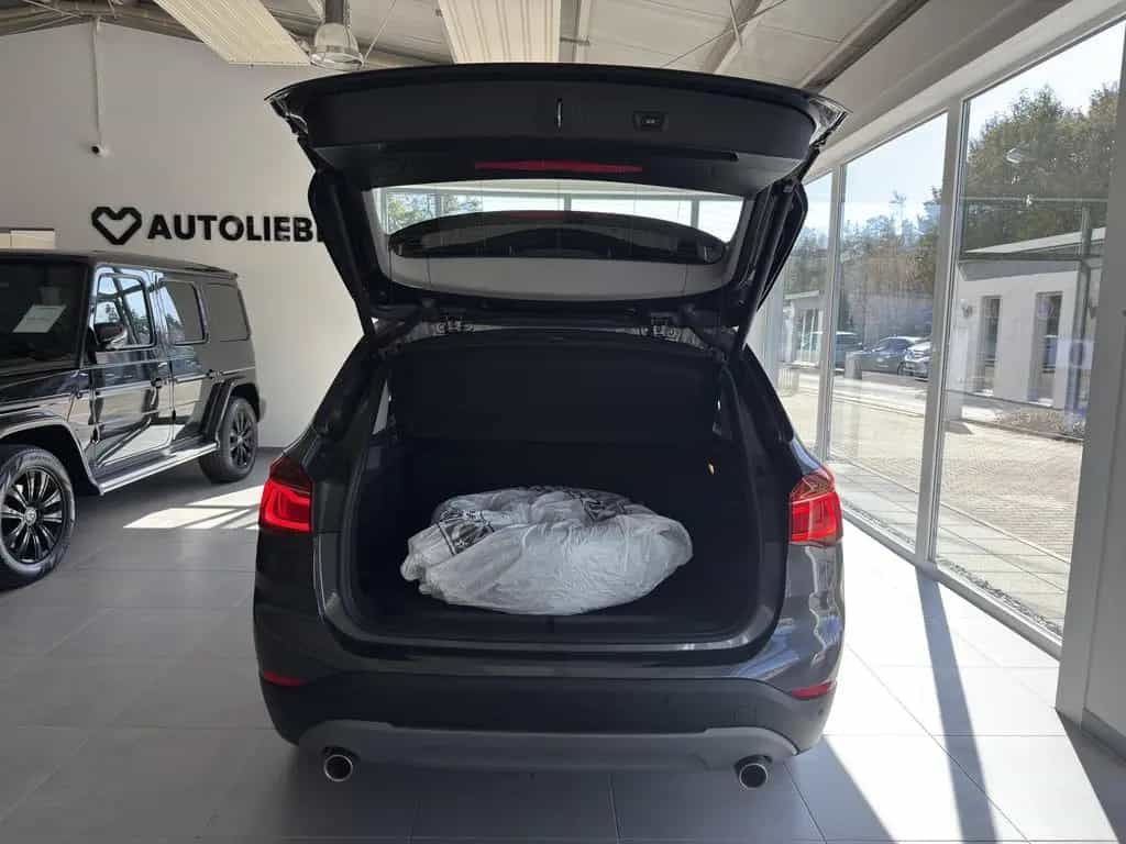 BMW X1 sDrive 20i Advantage AHK*LED*RFK*NAVI*TEMPO 10/2018-photo-5