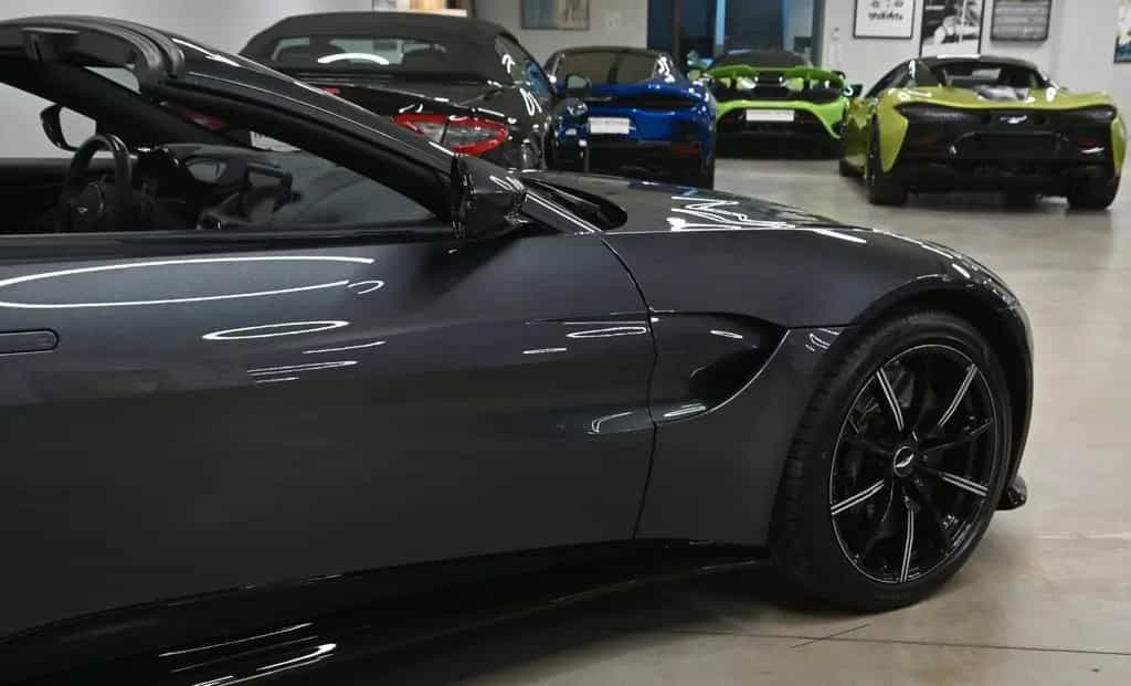 Aston Martin V8 Vantage Roadster 06/2021-photo-18