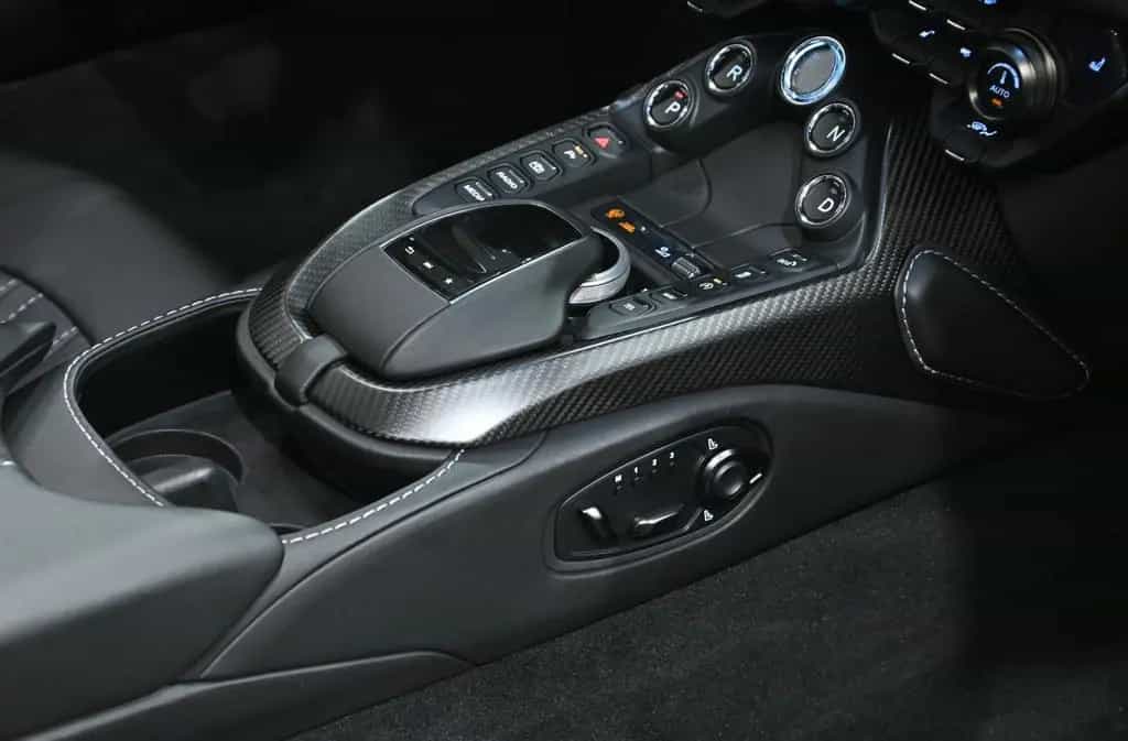 Aston Martin V8 Vantage Roadster 06/2021-photo-6