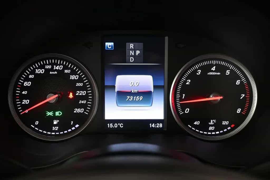 Mercedes-Benz C 200 T Avantgarde *AHK *KAMERA *LED *TOTWINKEL 04/2017-photo-18