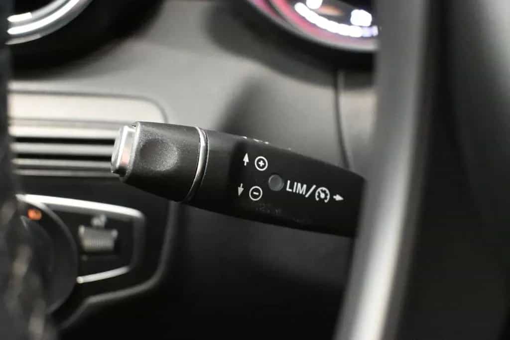 Mercedes-Benz C 200 T Avantgarde *AHK *KAMERA *LED *TOTWINKEL 04/2017-photo-25