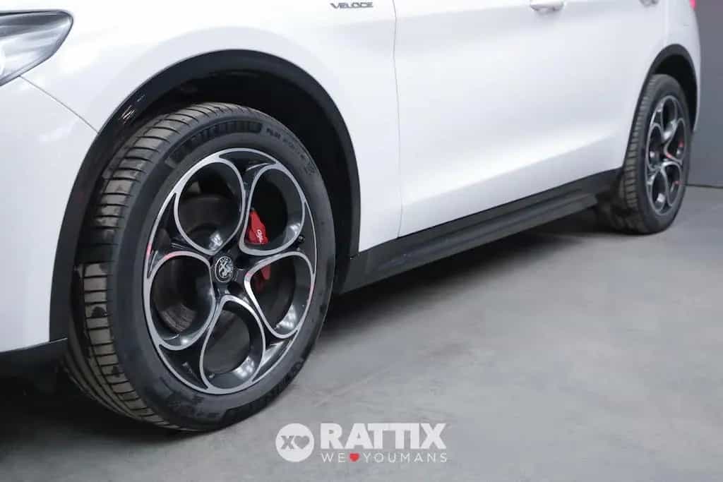 Alfa Romeo Stelvio 2.2 t 210CV Veloce Q4 Auto 04/2024-photo-2