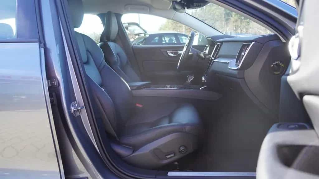 Volvo V60 Kombi T5 Momentum LED Navi Kamera Leder AHK 07/2019-photo-10