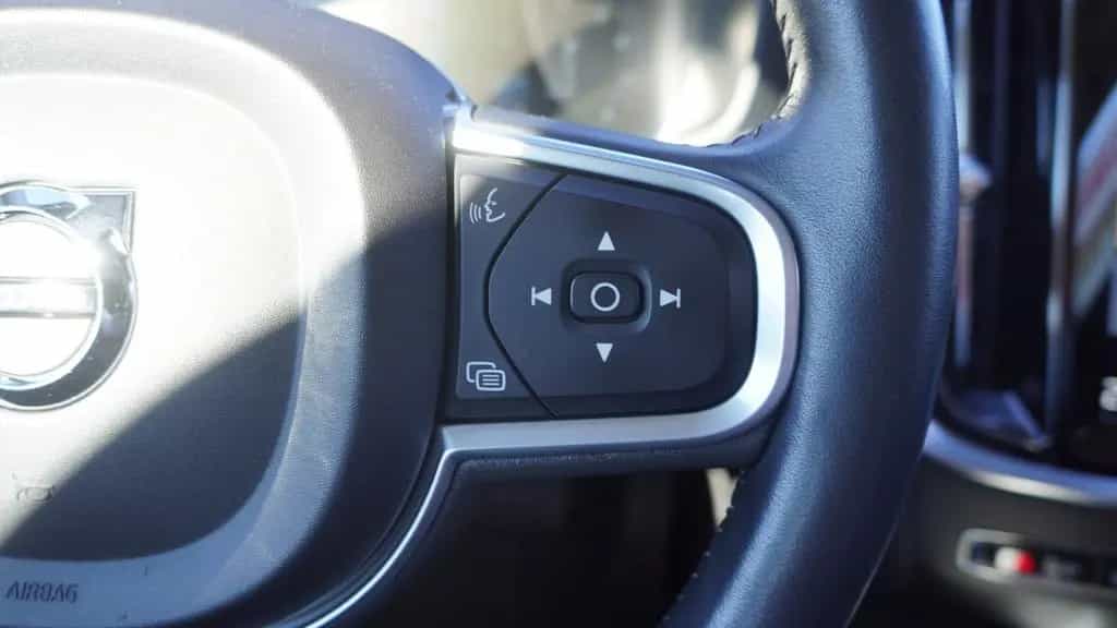 Volvo V60 Kombi T5 Momentum LED Navi Kamera Leder AHK 07/2019-photo-16
