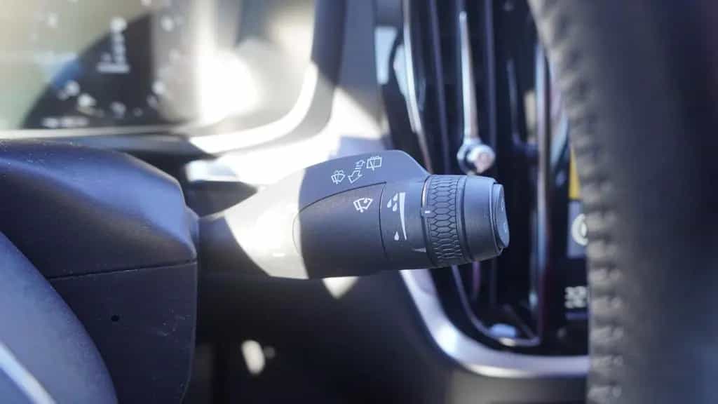 Volvo V60 Kombi T5 Momentum LED Navi Kamera Leder AHK 07/2019-photo-17