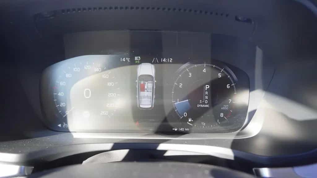 Volvo V60 Kombi T5 Momentum LED Navi Kamera Leder AHK 07/2019-photo-18