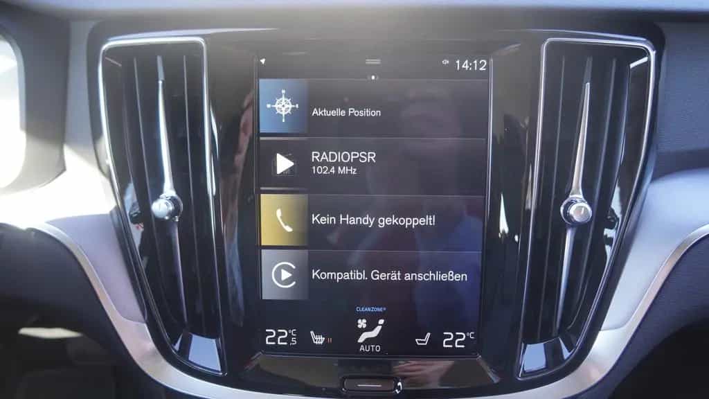 Volvo V60 Kombi T5 Momentum LED Navi Kamera Leder AHK 07/2019-photo-19