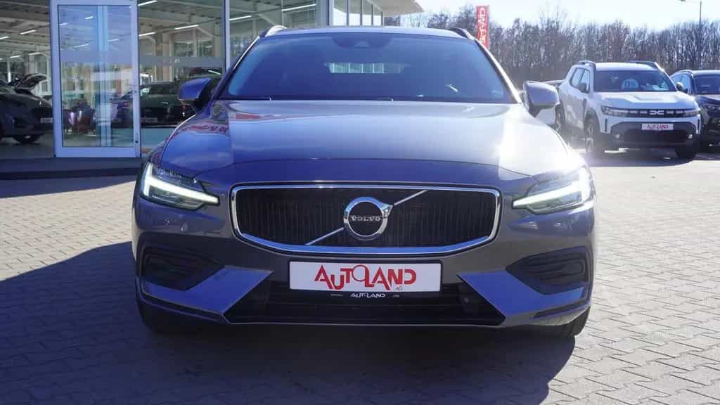 Volvo V60 Kombi T5 Momentum LED Navi Kamera Leder AHK 07/2019-photo-8