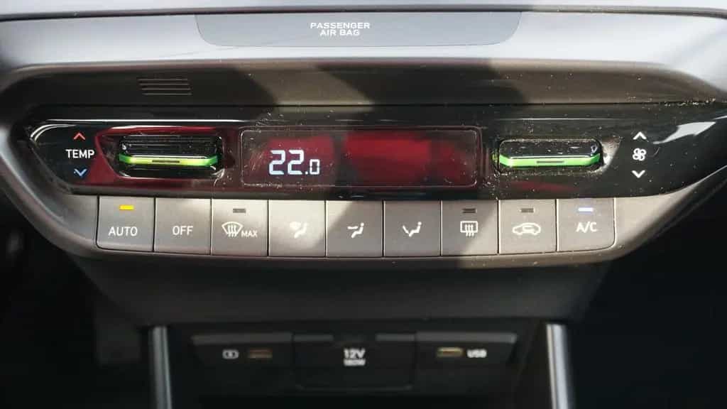 Hyundai i20 1.0 T-GDI Intro Edition Kamera Sitzheizung 08/2021-photo-23