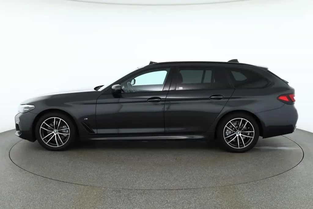 BMW 5 Series 520d Touring M Sport LED Navi Panorama Tempomat 11/2021-photo-1