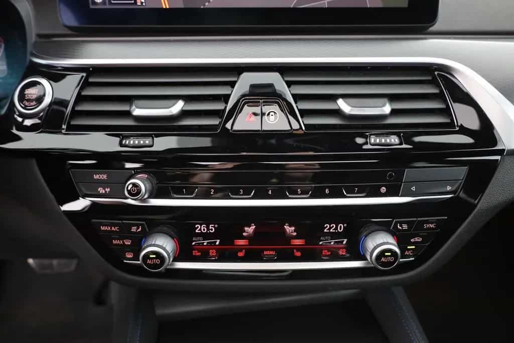 BMW 5 Series 520d Touring M Sport LED Navi Panorama Tempomat 11/2021-photo-11